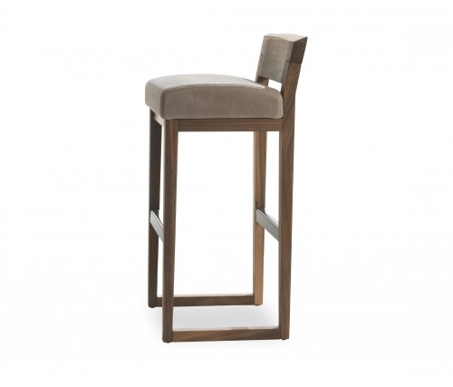 Купити високий барний стілець з дерева для кухні в стилі лофт