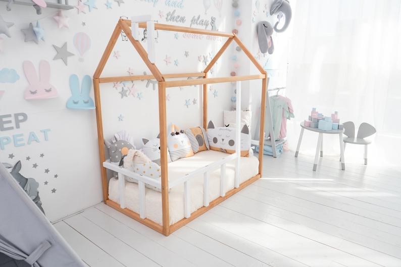 Купити ліжечко будиночок для дитячої кімнати хлопчика