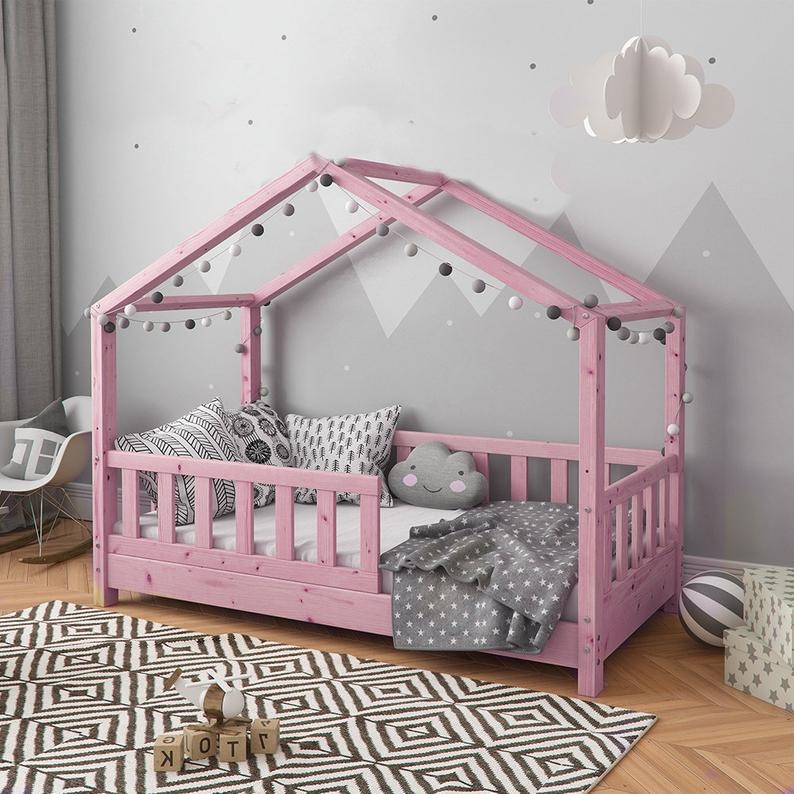 Рожеве ліжечко будиночок для дитячої дівчинки