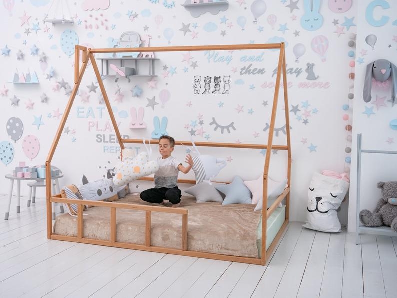 Купити ліжечко будинок для дитячої кімнати в Одесі