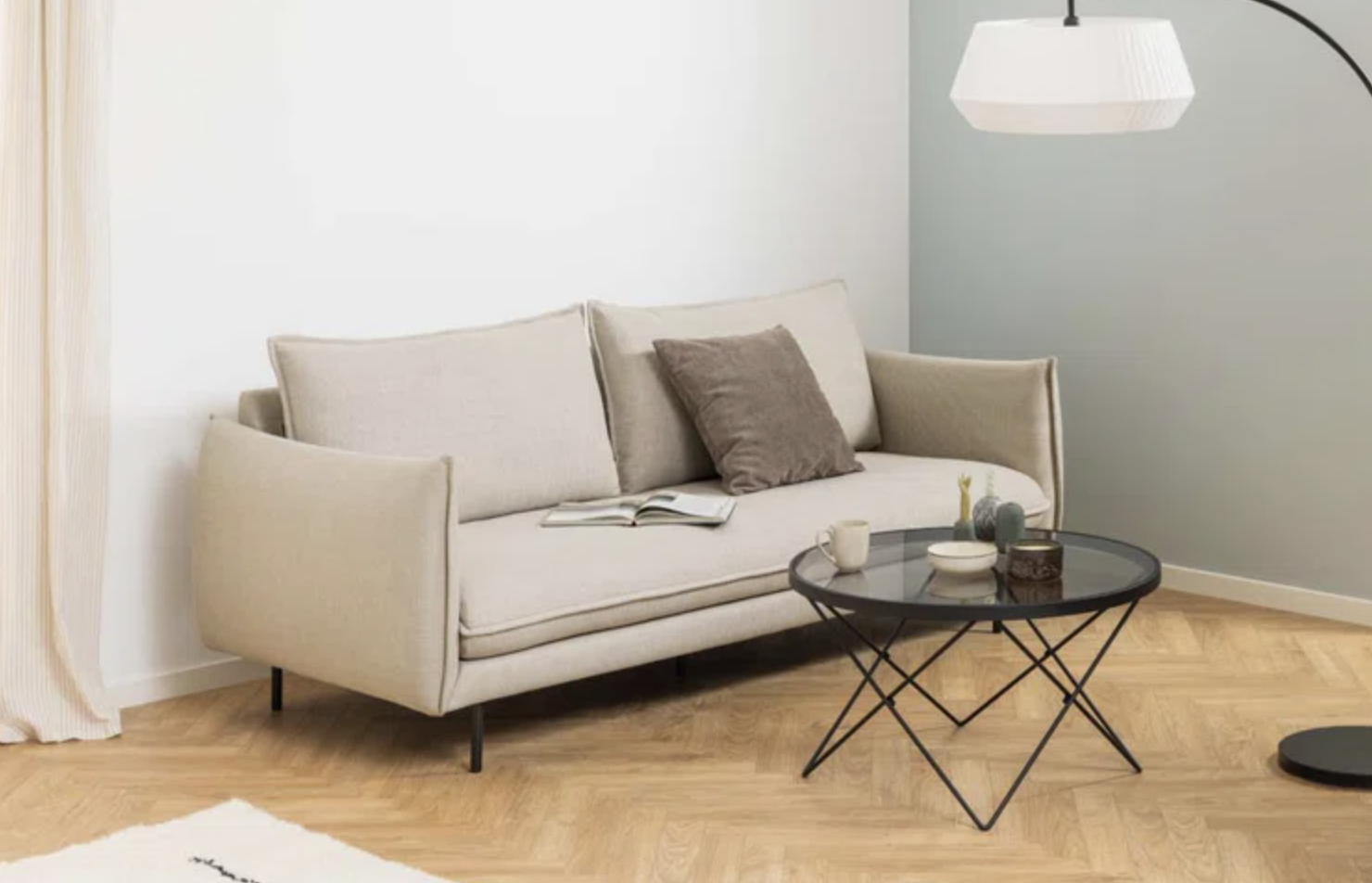 Круглий столик з прозорою стільницею у стилі LOFT