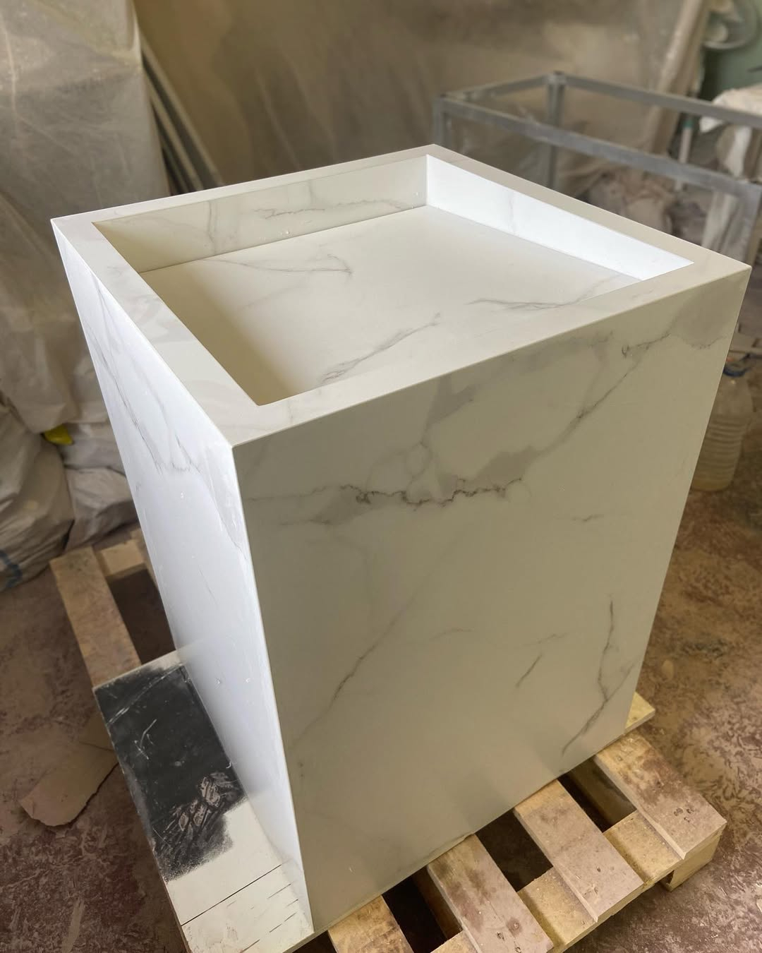 Купити підлоговий умивальник у стилі лофт із керамограніту під мармур