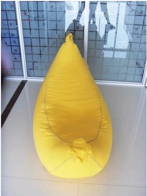 Безкаркасне крісло банан