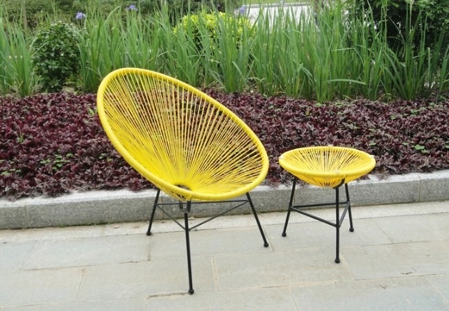 Садове крісло із плетеного ротанга купити в Україні