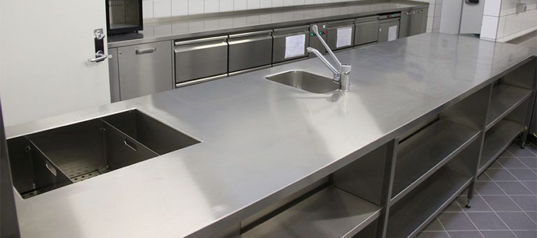 стільниця з металу для кухні
