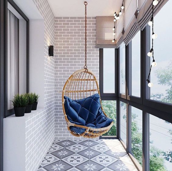 підвісне крісло фото на балконі
